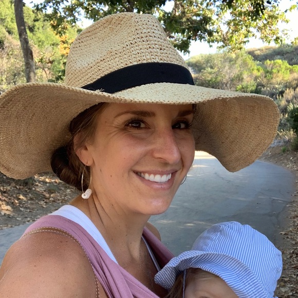 Meet your Posher, Gale - Picture 1 of 1